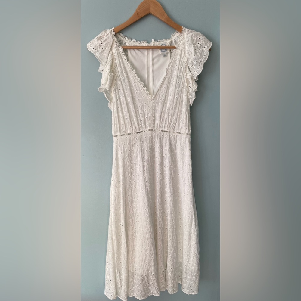 White lace summer dress from Francesca‘s